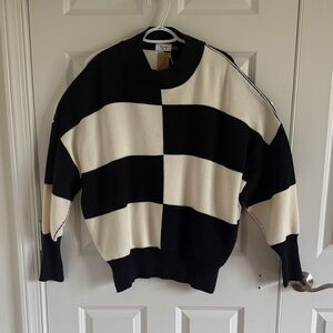 NWT Bluivy Black & Cream Checkerboard Sweater Size M/L